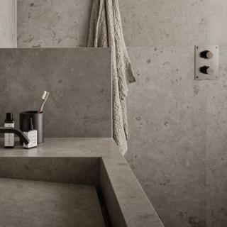  Bricmate J66 Norrvange Light Grey Honed 3D - Badhuset.se