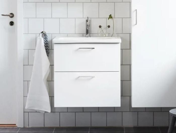  Vedum Möbelpaket Free 615 med spegelskåp - Badhuset.se
